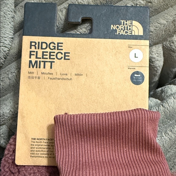 The North Face Dusty Rose Fleece Mittens - Picture 2 of 3